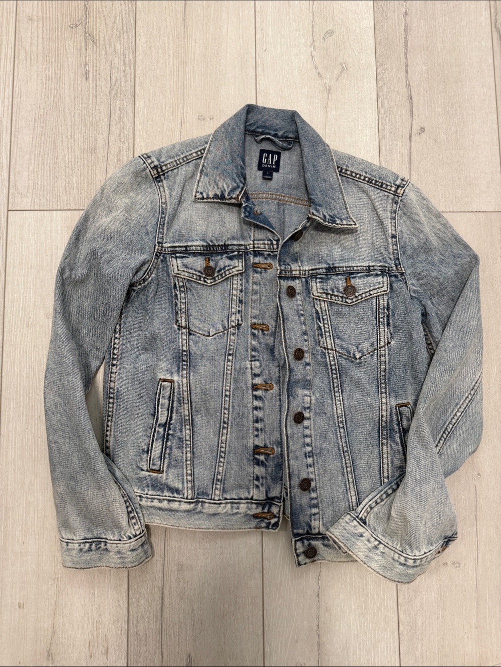 GAP  Women's Washed Light Blue Denim Jacket